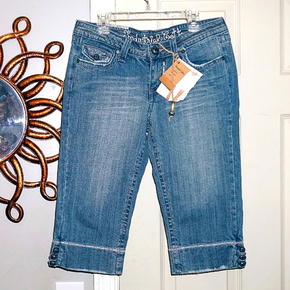 NWT Industrial Cotton Medium Wash Denim Capri Pants Button Hem Embroidered 7